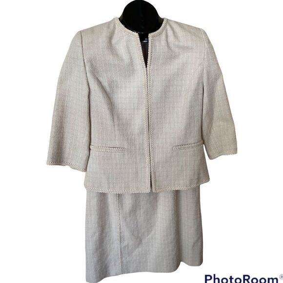 Vintage Amanda Smith Petite 2 Piece Skirt Suit - Cream - Tan - Beige - Size 4P - Picture 1 of 5